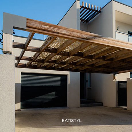 Réalisation de taillage bois sur-mesure carport bois avec Vivre en Bois LAMWOOD Services